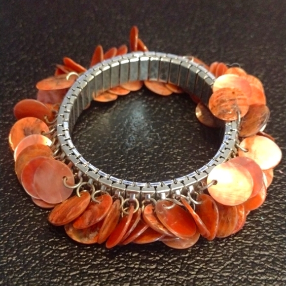 Jewelry - Metal Sequin like Circles Stretchy Bracelet very unique and pretty